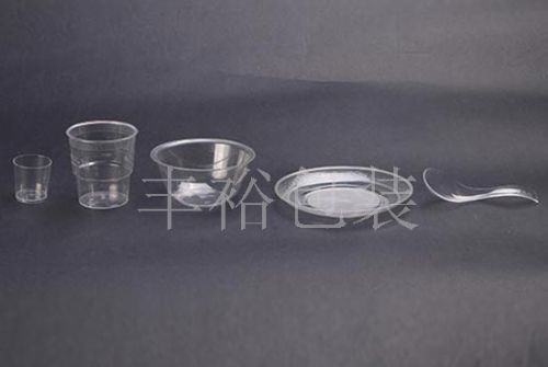豐裕一次性餐具塑料制品的兩面性 便利與環保的博弈